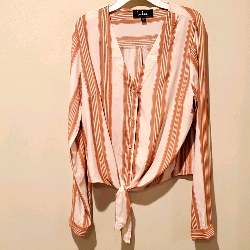 *Lulu's Button Down Tie Front Top, Medium